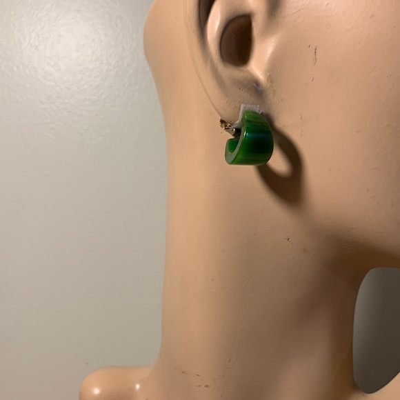 50’s VINTAGE GREEN BAKELITE  HOOP CLIP ON EARRINGS - Picture 3 of 11